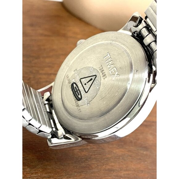 Timex Men's Watch T26481 Quartz 35mm Gray Dial Indiglo Two Tone Stretched Band - Picture 6 of 14